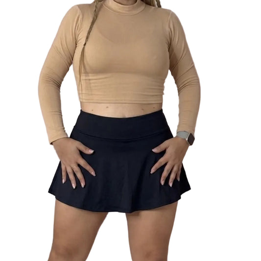 FALDA SHORT + BUZO CORTO CLÁSICO