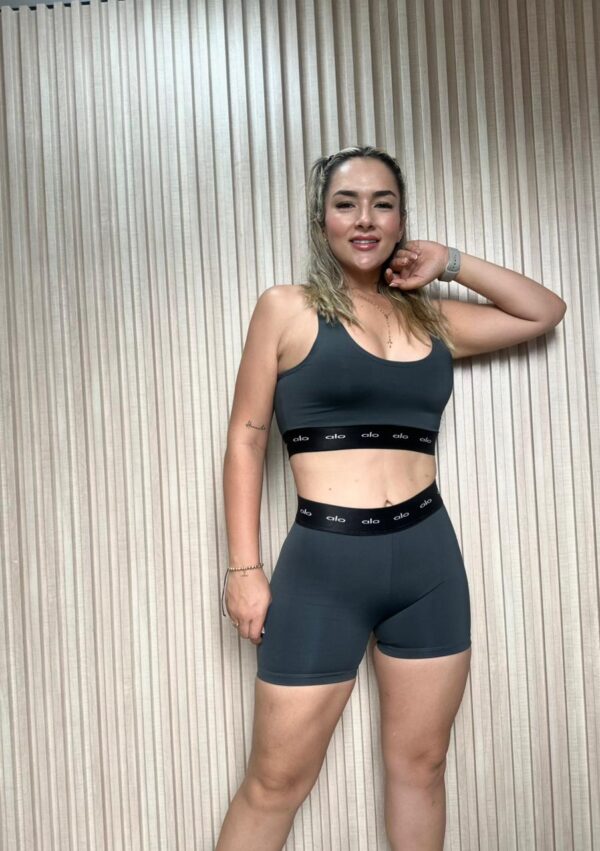 WhatsApp Image 2025-11-11 at 4.22.50 PM (1) CICLISTA ELÁSTICO ALO + TOP ELÁSTICO ALO S/M/L