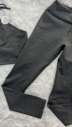 WhatsApp Image 2025-10-15 at 1.10.55 PM SET LEGGINS CLÁSICO + TOP PUNTA