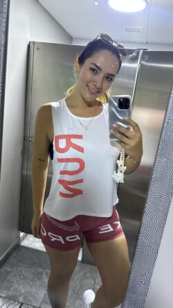 WhatsApp Image 2025-10-15 at 3.47.27 PM BLUSÓN REF 2108