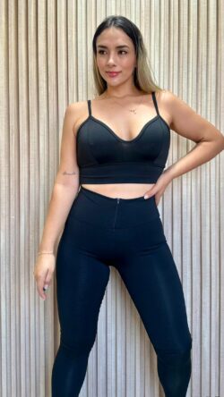 WhatsApp Image 2025-10-08 at 1.36.32 PM LEGGINS DE CIERRE
