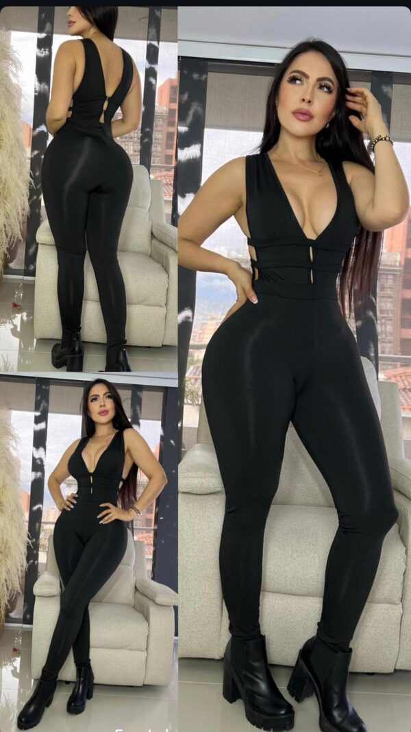 ENTERIZO LARGO ESCOTE